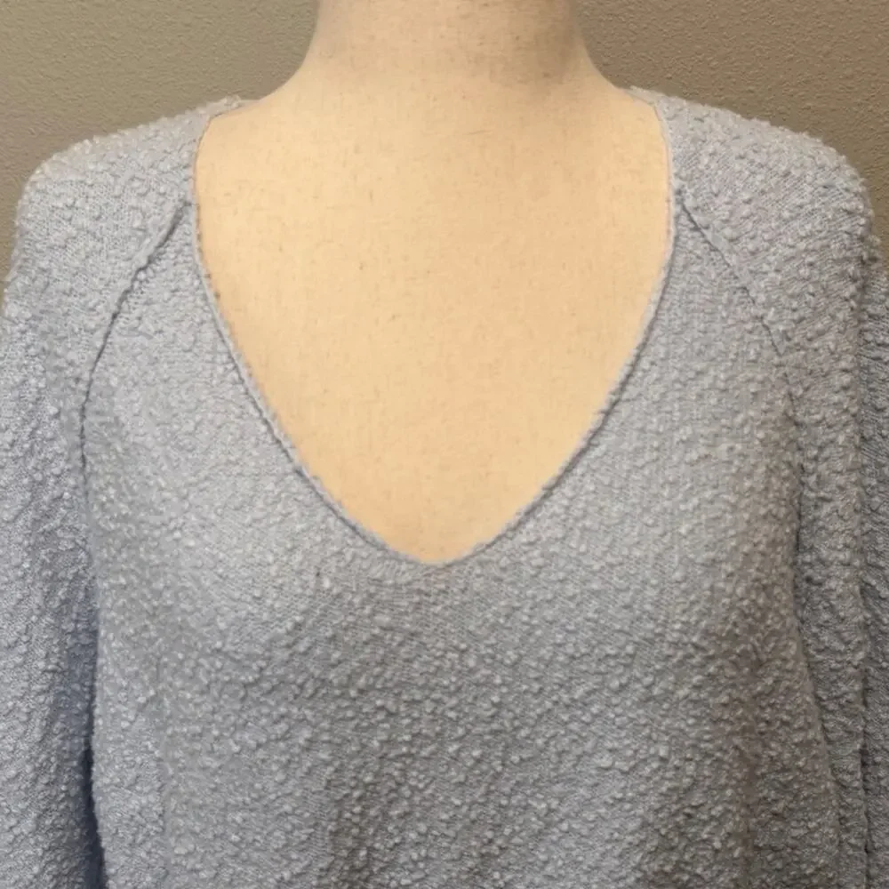 Free People sweater Found my Friend light blue boucle v neck long sleeve Sz S